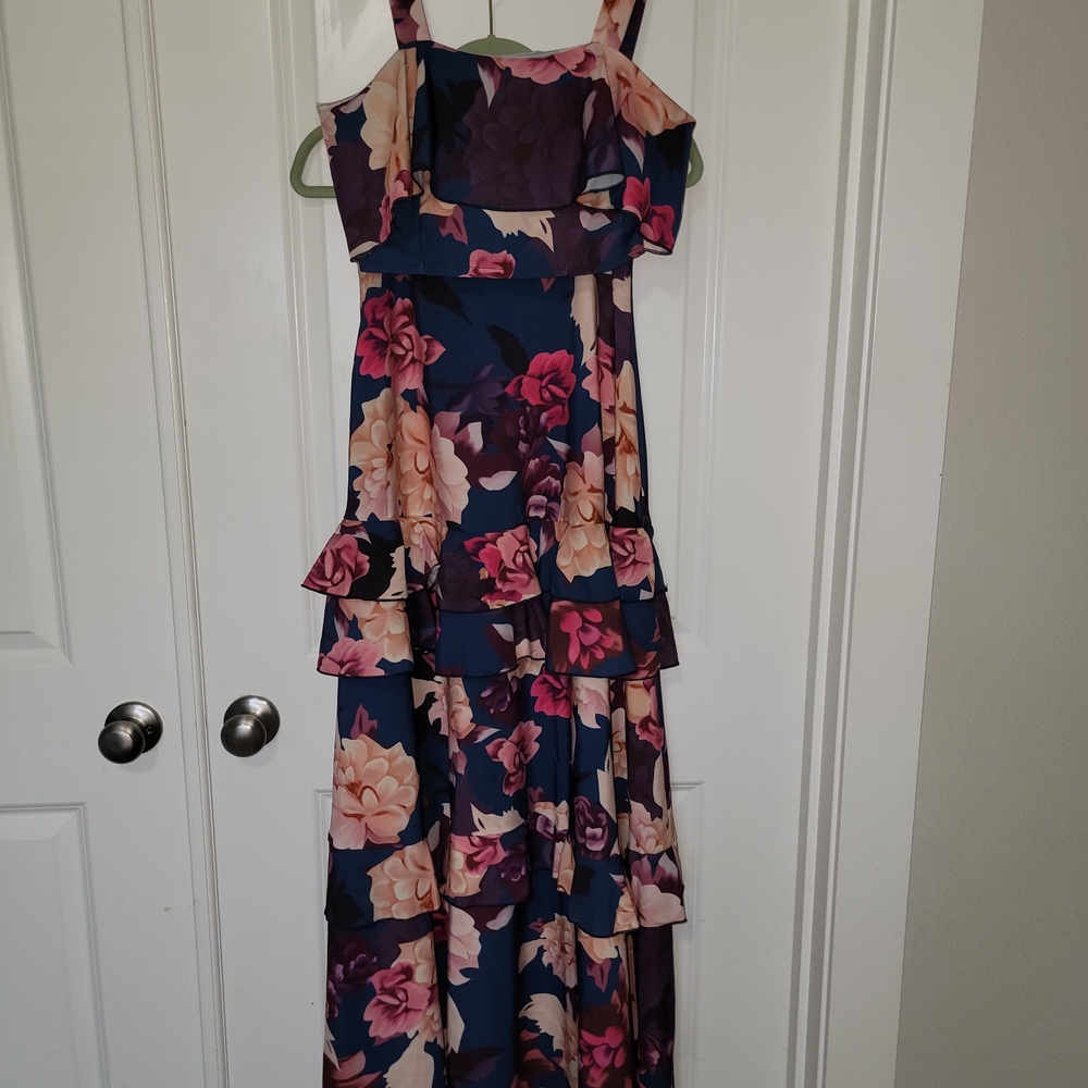2 Piece Matching Floral Ruffle Maxi Dress Set - Picture 4 of 5